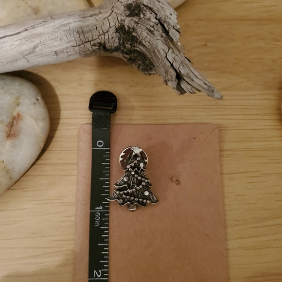 Christmas tree pin - Picture 6 of 6